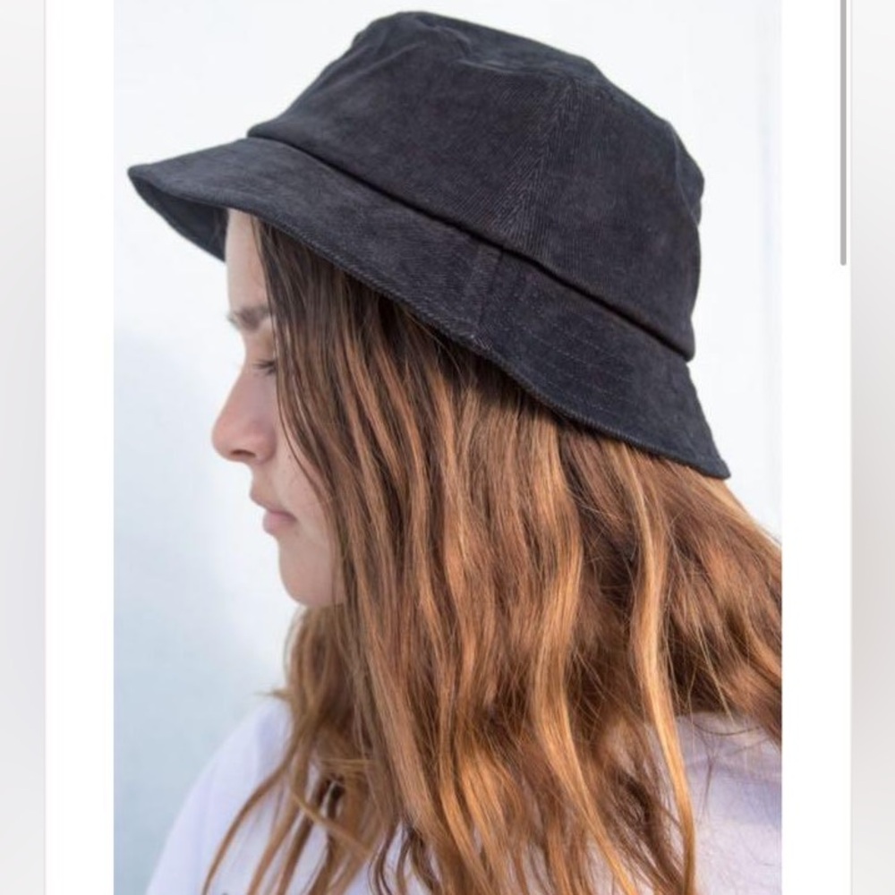 Brandy Melville Classic Black Corduroy ‘90s Bucket Hat (O/S)